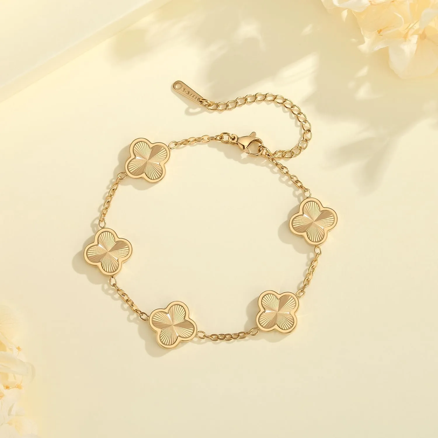 18K Gold Plated Clover Bracelet Set for Women White/Black/Gold/Silver/Green/Pink Adjustable Link Double-Sided Lucky Bracelets Trendy Bracelets Set Jewelry Gifts for Women Men
