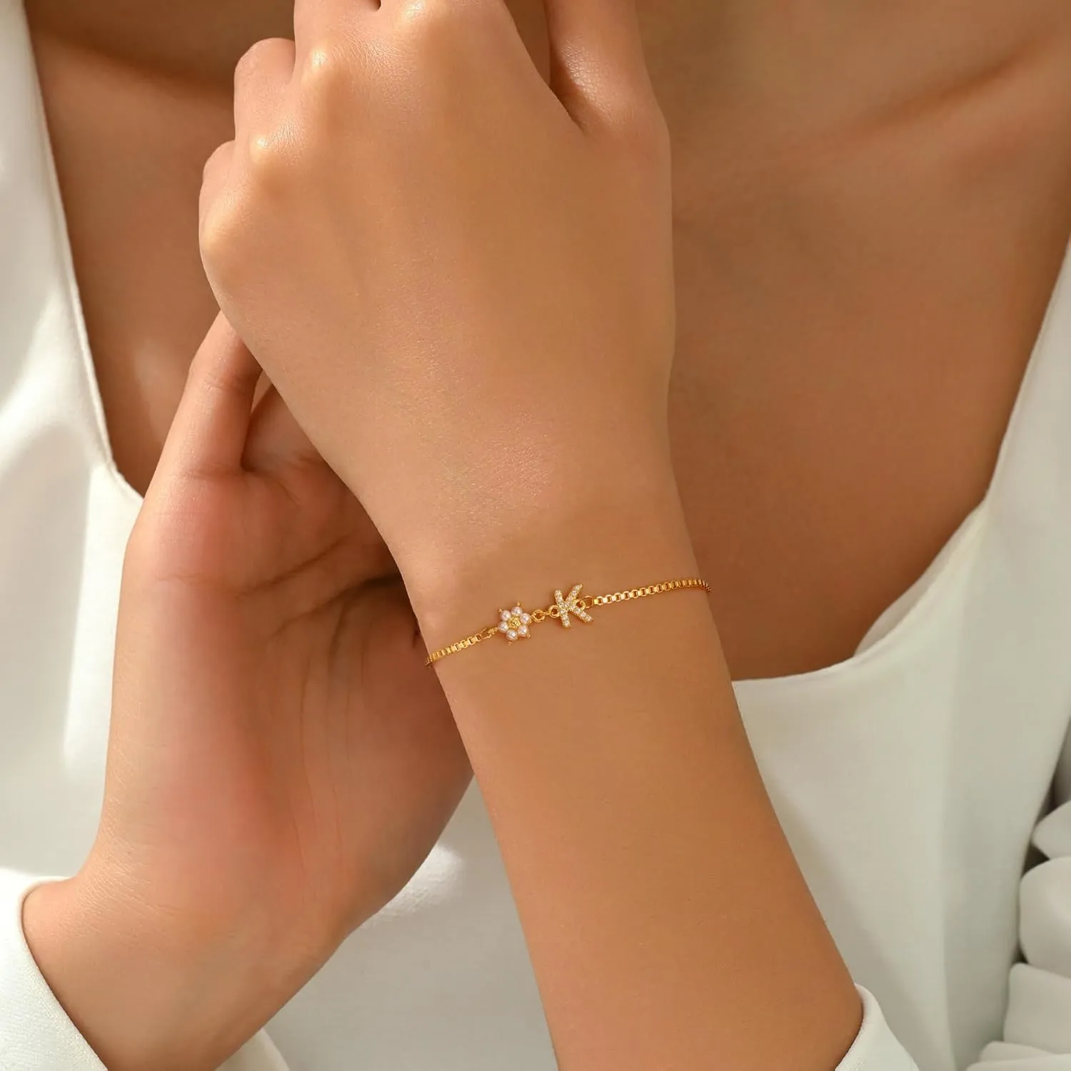 Bridesmaid Proposal Gifts Initial Bracelet for Women with Flower Pearl Bracelets for Teen Girl with Letter 14k Gold Plated Bracelet with Floral Adjustable Wedding Flower Girl Gift Junior Bridesmaid Bracelets Jewelry