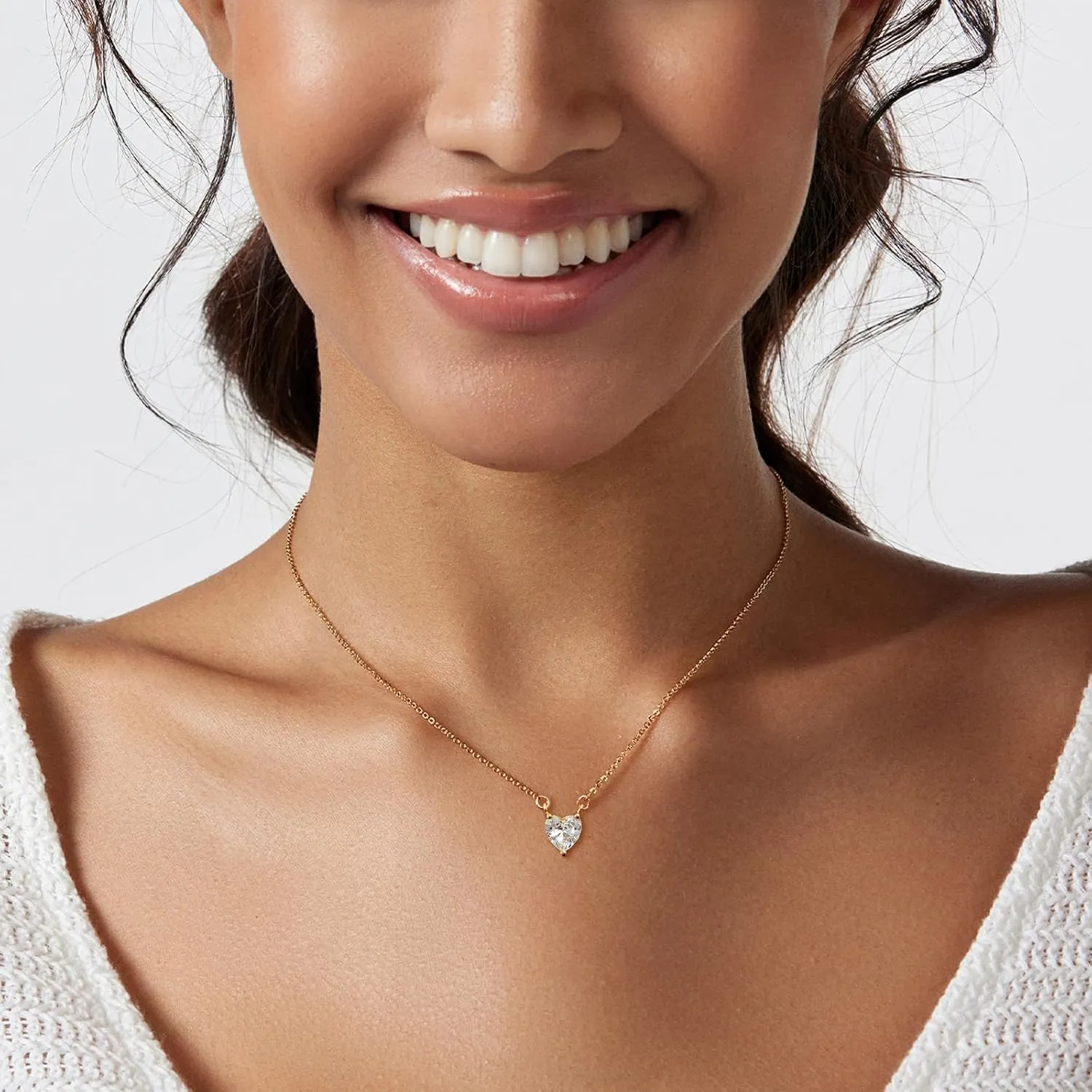 Cute Heart Necklace for Women Gold/Silver Plated Heart Pendant Choker Necklaces Tendy Love Heart Chain Necklace Dainty Gold/Silver Necklace Jewelry Gifts for Women