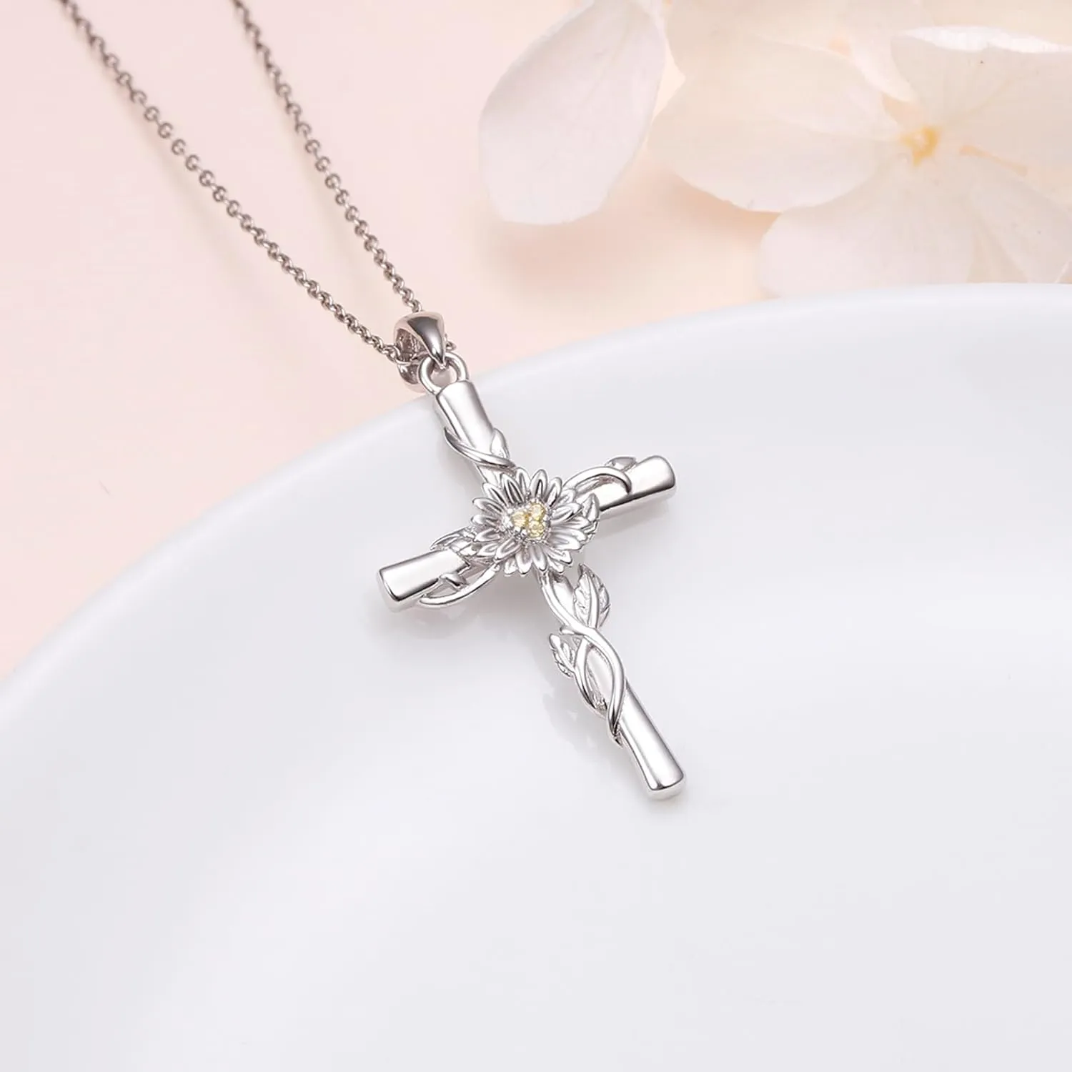 Daisy Cross Necklace for Women 925 Sterling Silver Flower Pendant Necklaces Christian Jewelry Gift for Women