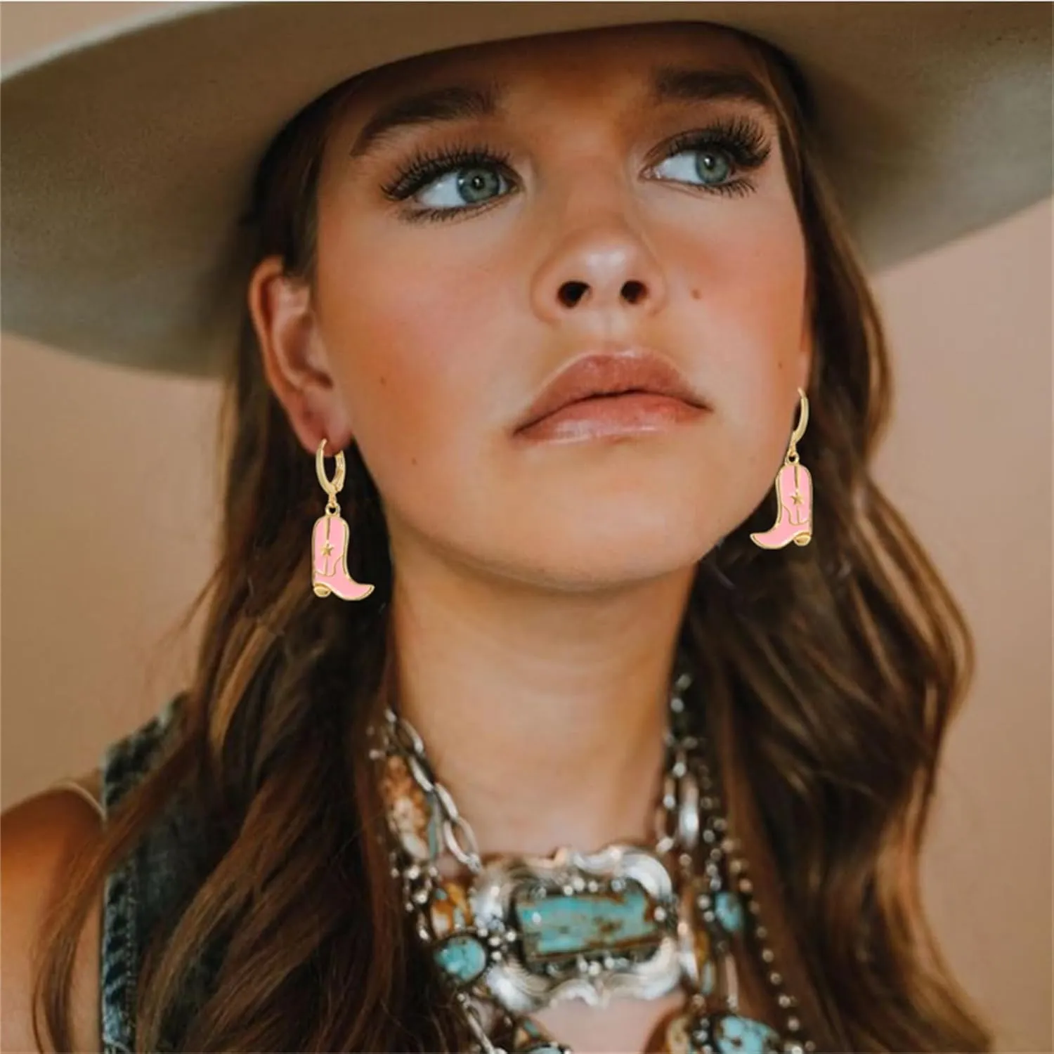 Dreuyet Cowgirl Boot Earrings and Necklace Set for Women Dainty Fashion Western Cowboy Boots Chain Necklace 14K Gold Plated Cowboy Hat Pendant Necklace Western Style Jewelry Gift