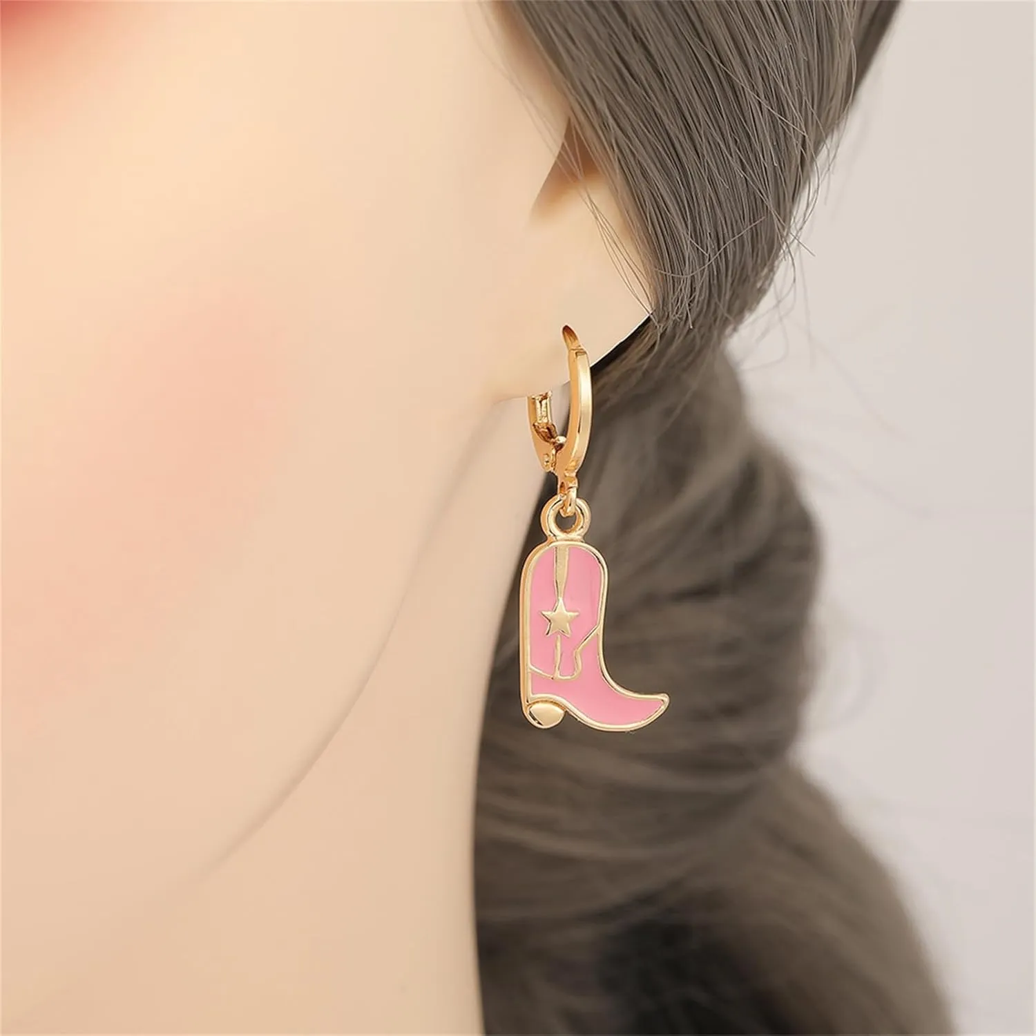 Dreuyet Cowgirl Boot Earrings and Necklace Set for Women Dainty Fashion Western Cowboy Boots Chain Necklace 14K Gold Plated Cowboy Hat Pendant Necklace Western Style Jewelry Gift