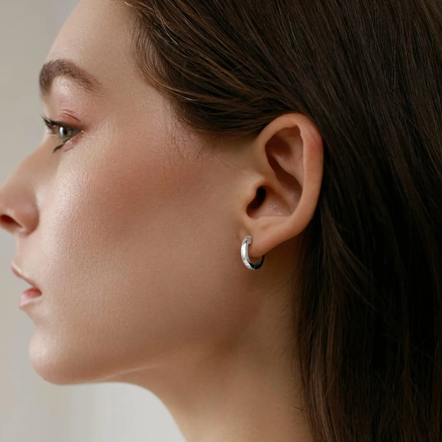 Gacimy Gold Huggie Earrings for Women, 14K Real Gold Plated, Small Hoop Earrings Cartilage Ear Cuff