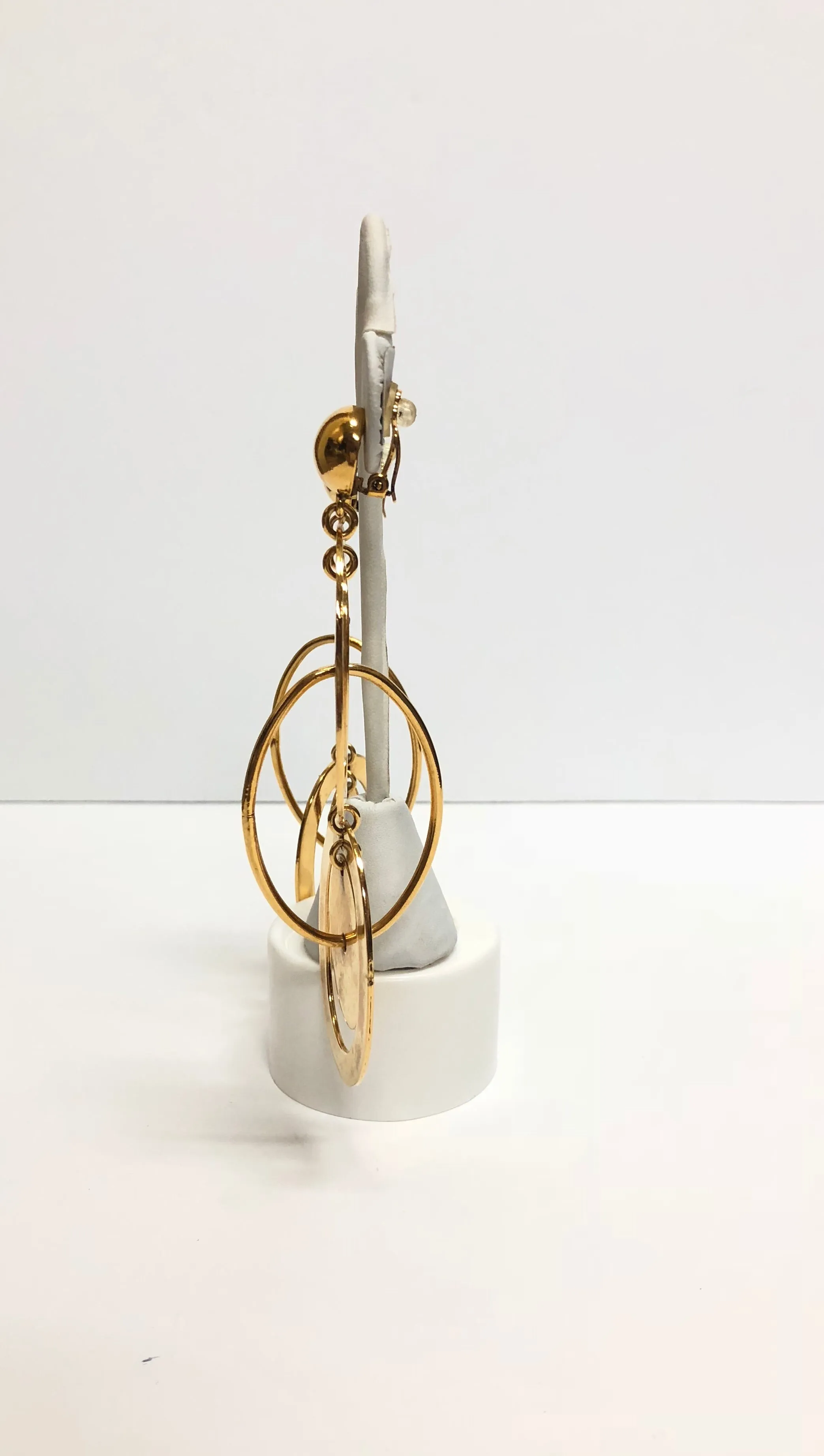 KARRYO LARGE DOUBLE LOOP CLIP ON EARRINGS