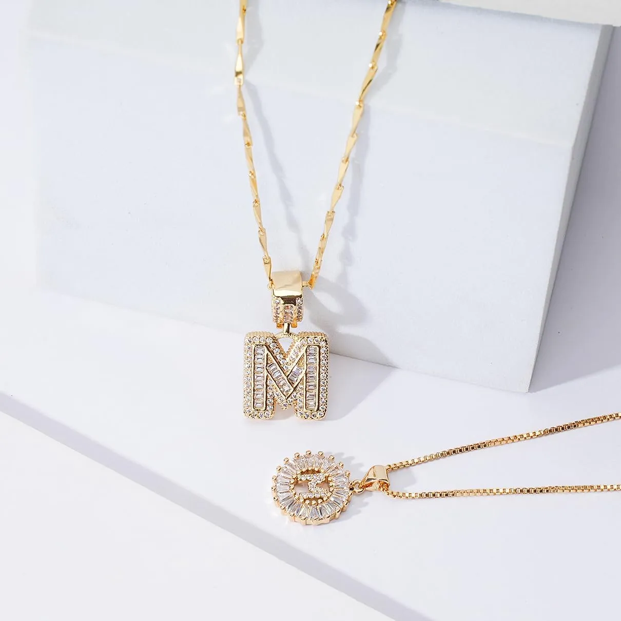 Letter Necklace 14k Gold Plated Bling Dainty Necklaces Trendy Chunky Custom Name Necklace Personalized Round Circle Pendant Zirconia Letters Name Crystal Jewelry Gifts for Women