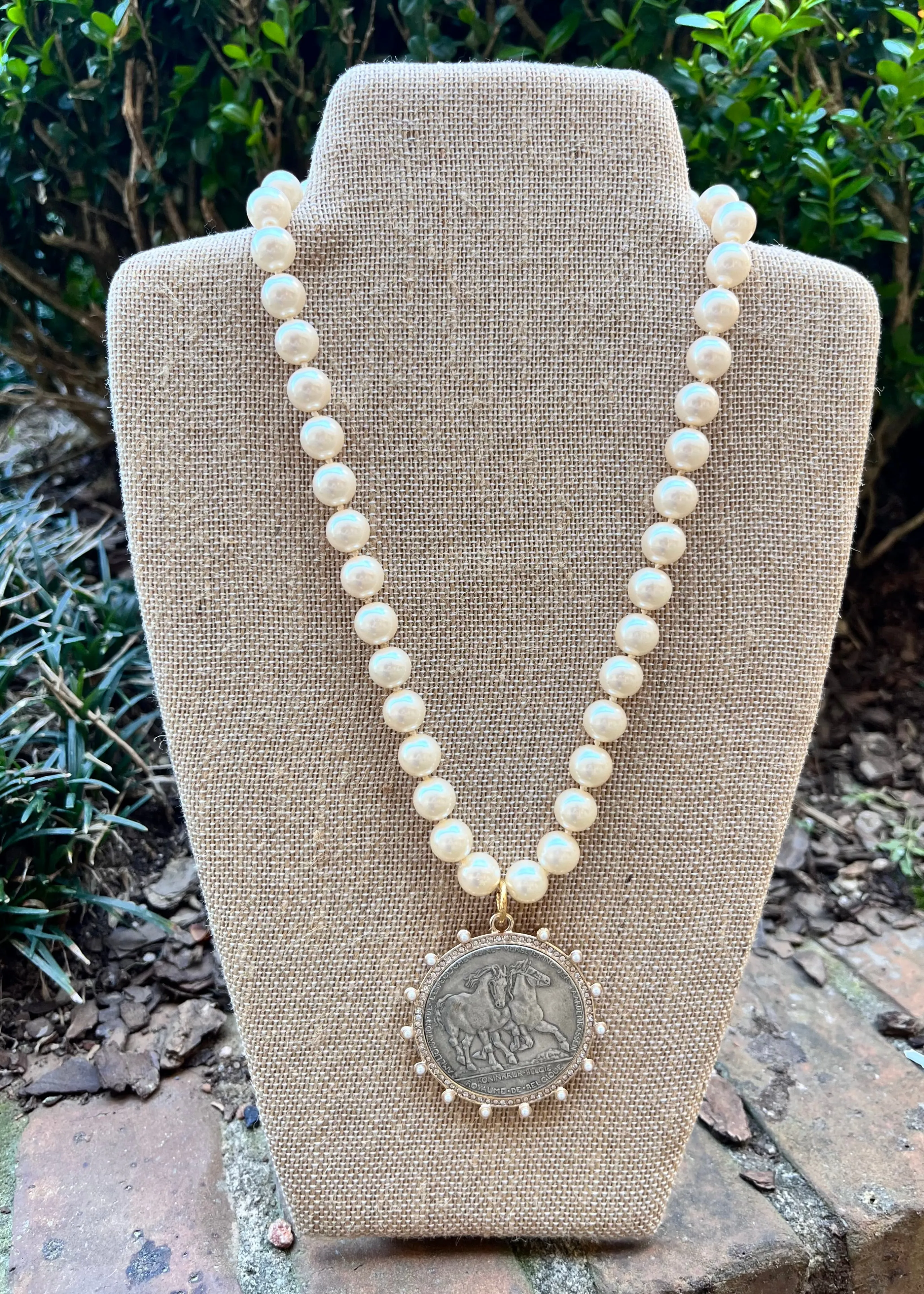Pearl Necklace w/ Silver Horse Medallion