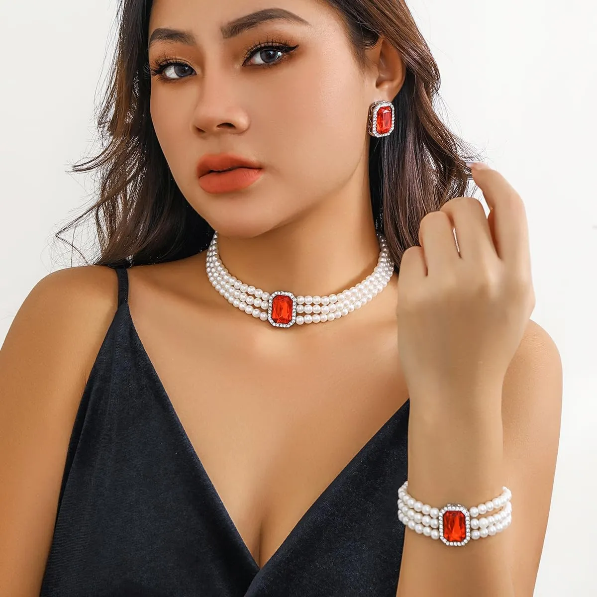 Pearls Layered Choker Necklaces Multilayer Faux Pearl Bracelet Crystal Earrings Jewelry Set 1920s Choker Necklace Bridal Wedding Party Jewelry