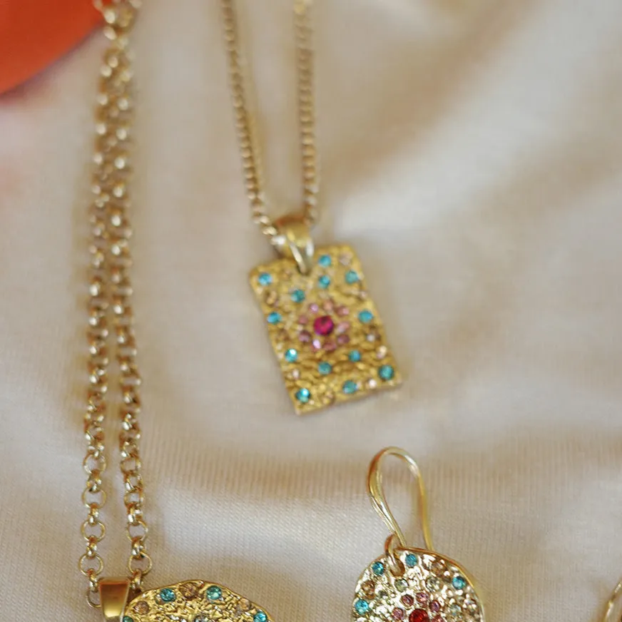 Vibrance Necklace Square Gold 2018-1199