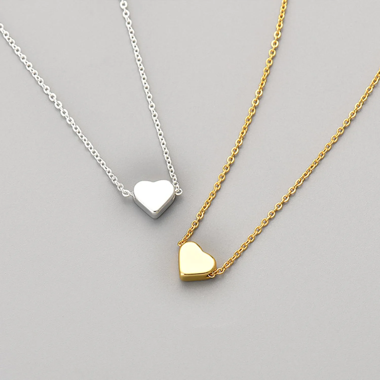 Zeffy Dainty Gold Heart Necklace for Women Trendy 14K Gold/Silver Plate Cute Heart Pendant Choker Necklaces Gold Love Heart Chain Necklace for Women Dainty Gold Jewelry Gifts for Women